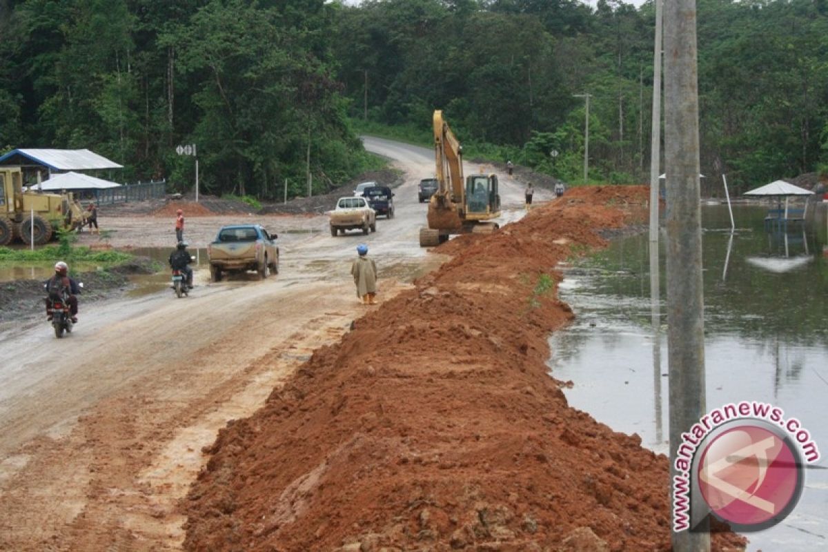 Air Tanggul PT Supra Bara Kembali Meluap 