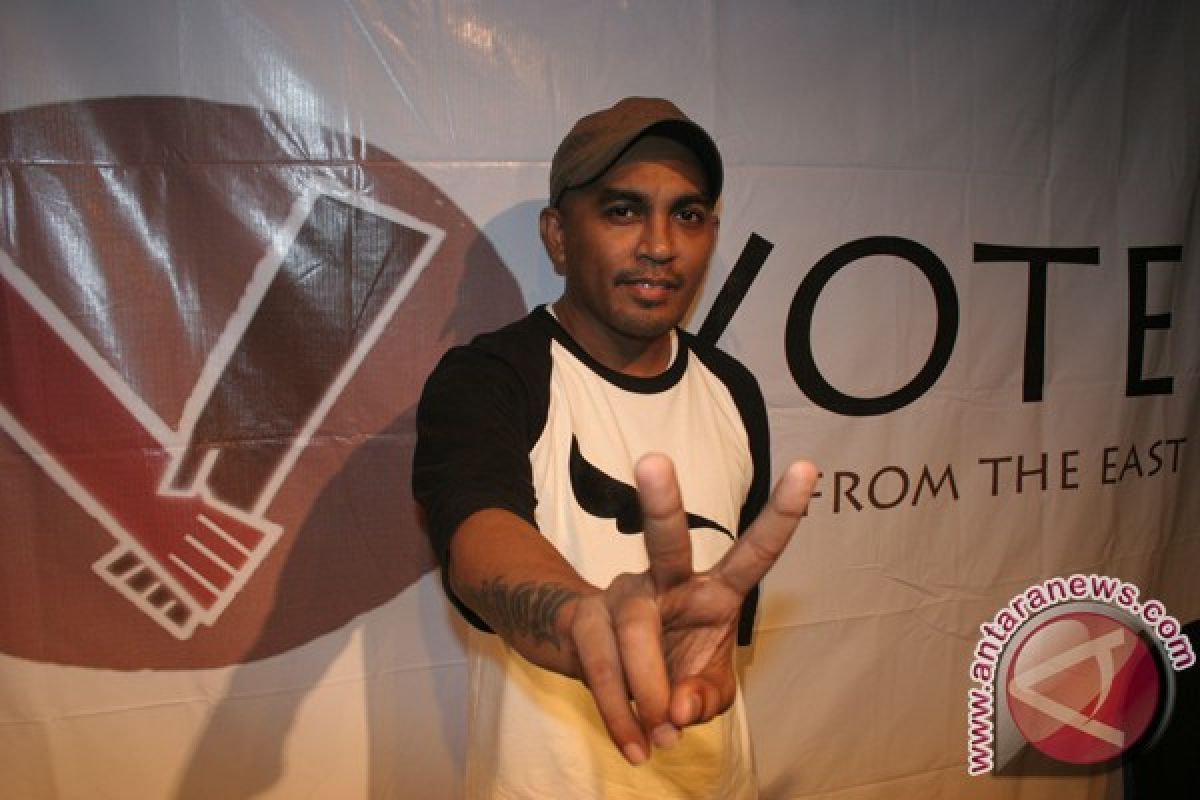 Musik etnik Maluku pembuka konser Glenn Fredly