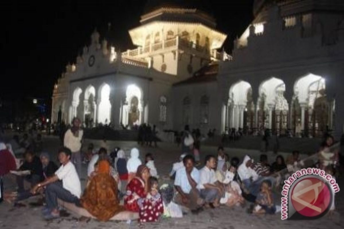 Kotabaru Bangun Masjid 99 Kubah