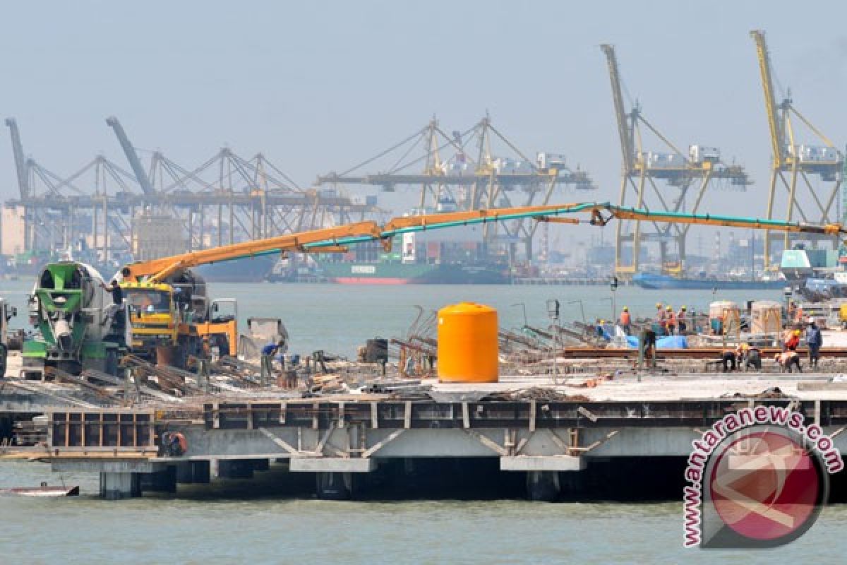 Terminal petikemas Teluk Lamong resmi beroperasi