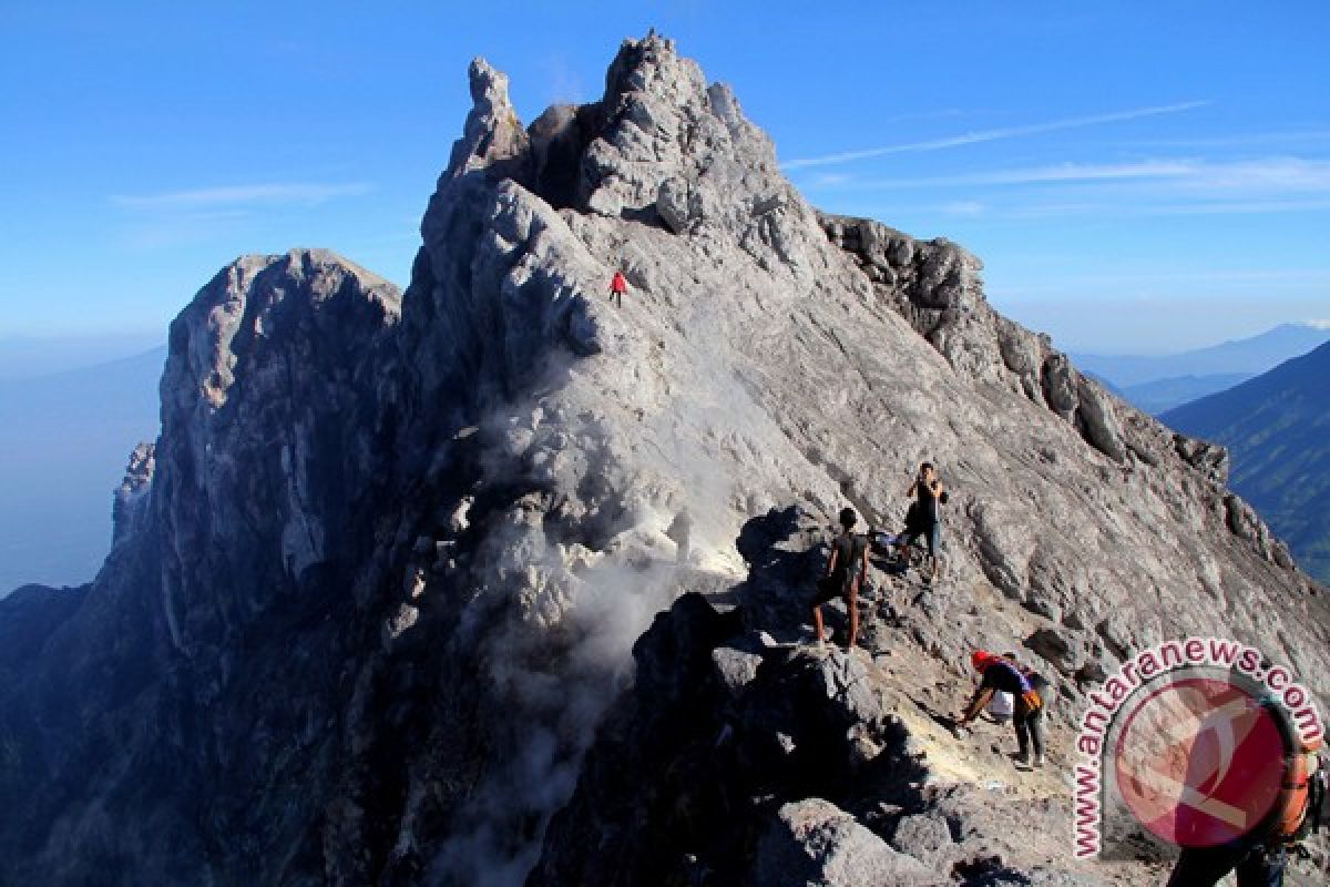 Kunjungan wisatawan ke Gunung Merapi turun di musim hujan