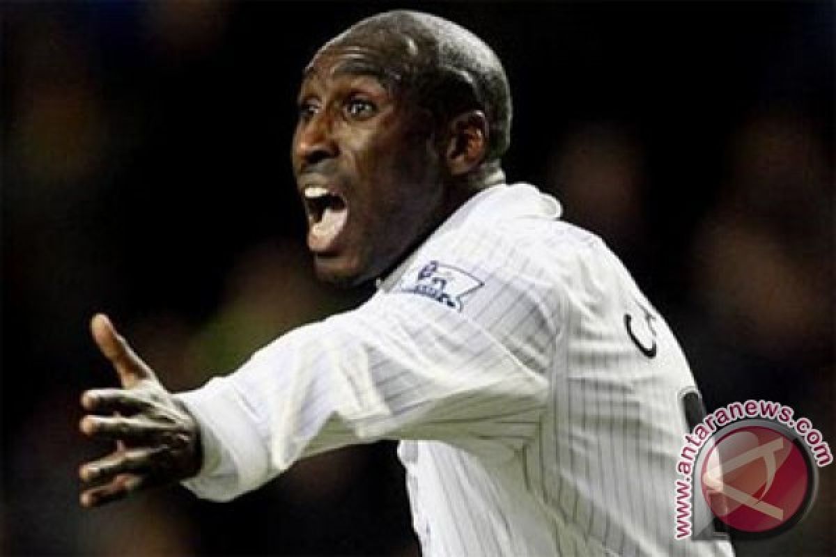 Sol Campbell akan bergabung dalam staf kepelatihan Tim U-21 Inggris