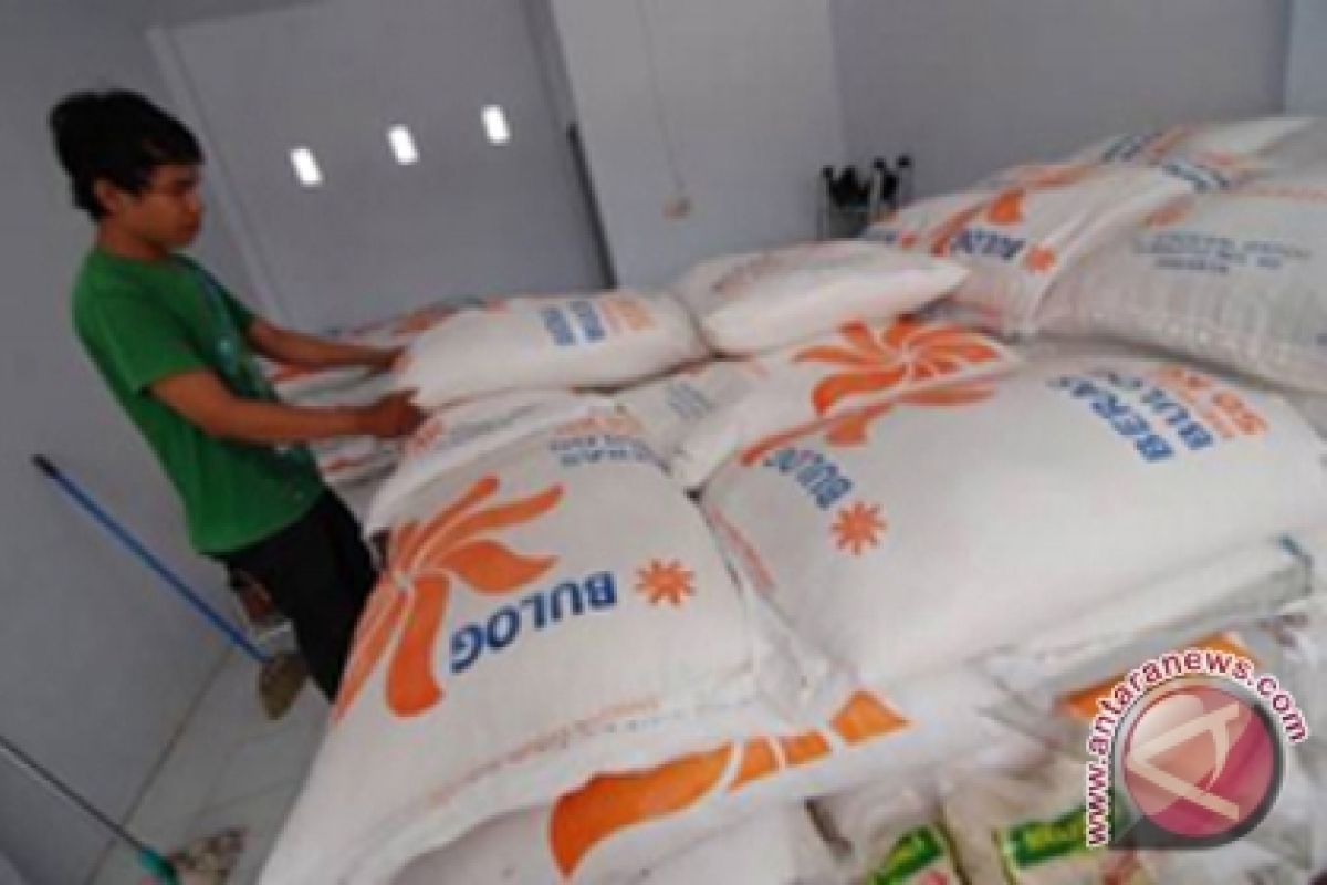 Kotabaru Prepares 100 tons of Rice for Disaster