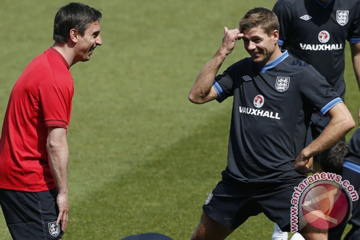 Gary Neville lontarkan "bogem" kepada Liverpool 