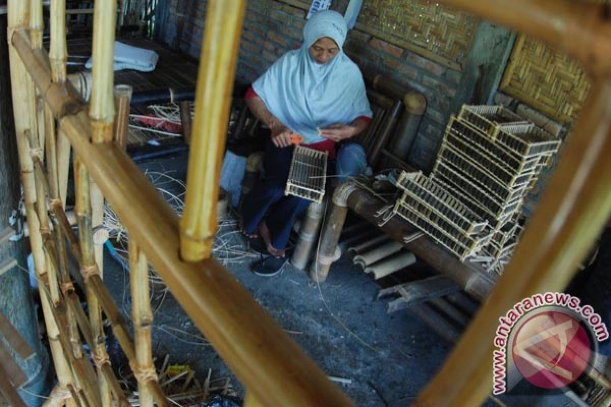 Kerajinan interior bambu