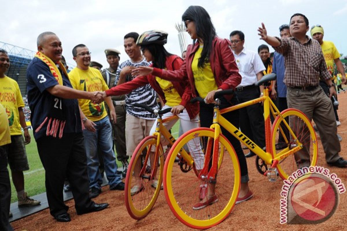 Gubernur  launching sepeda SFC