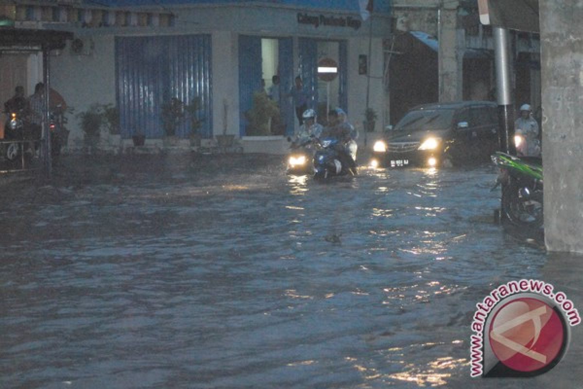 Satu orang meninggal akibat banjir di Pasaman