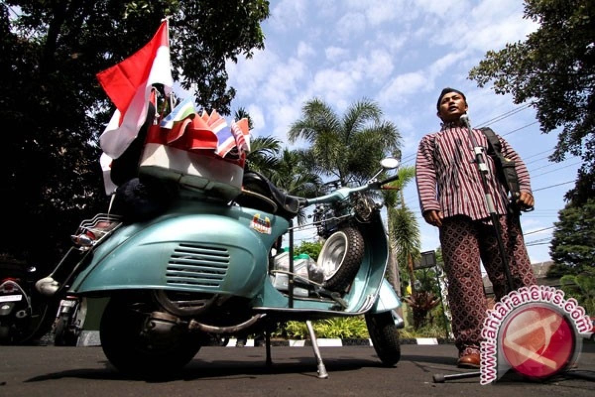 Andy "vespa" berangkat ke Milan Italia 