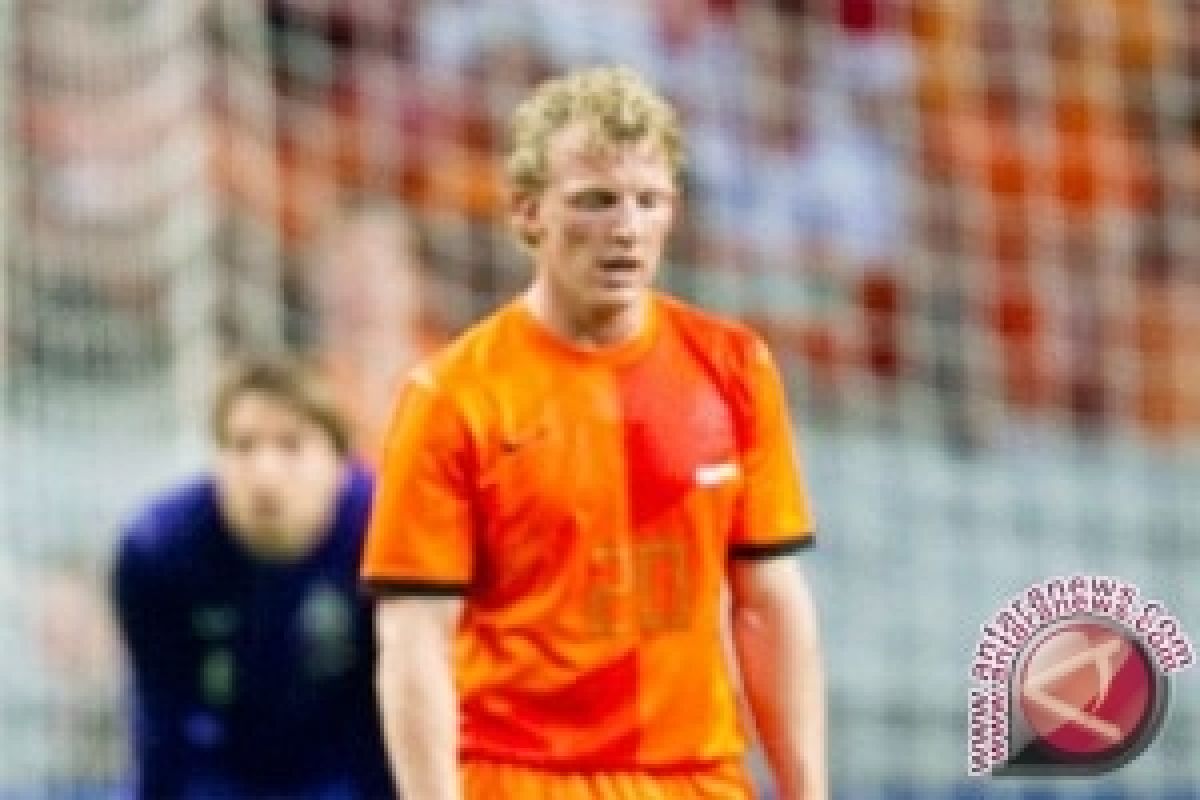  Dirk Kuyt Hengkang Dari Liverpool