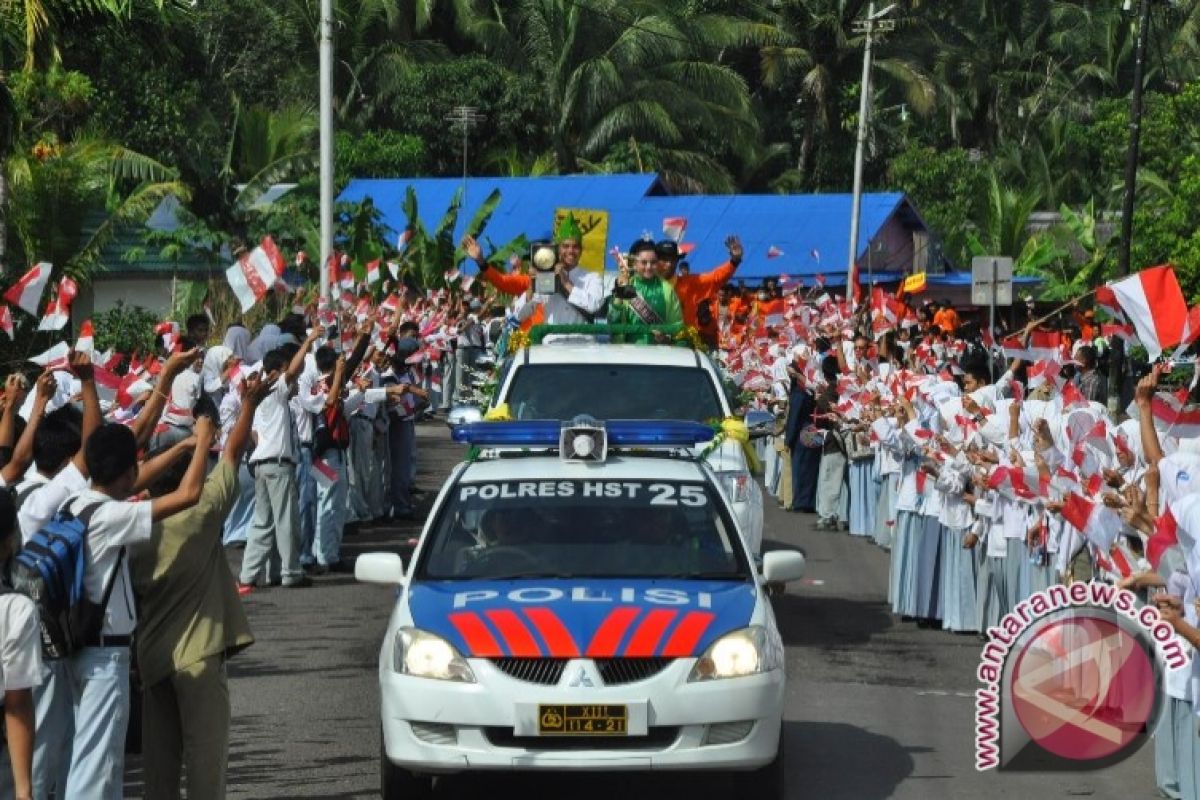 Pawai Adipura Berlangsung Meriah