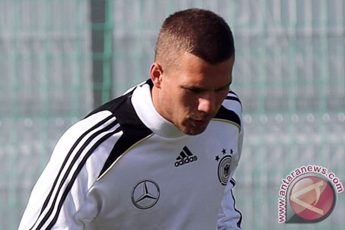 Podolski absen saat Jerman hadapi Aljazair
