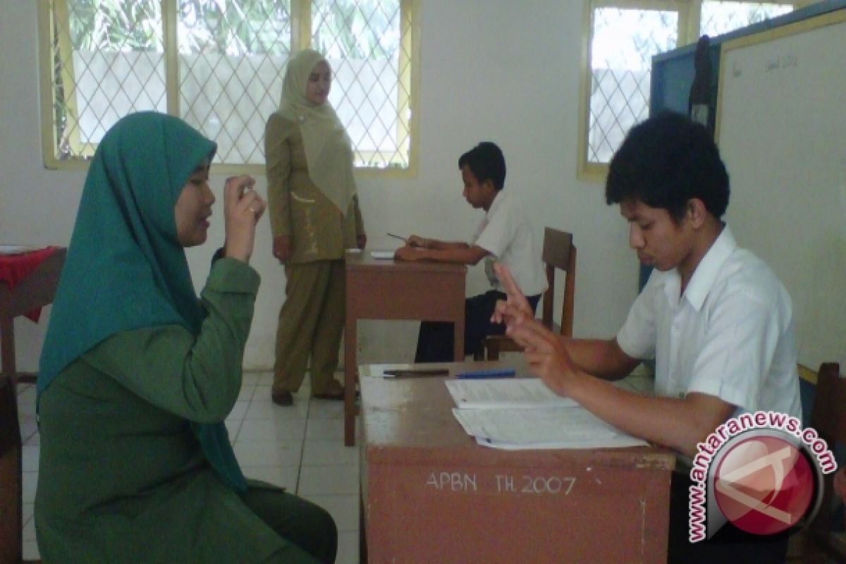 Hapus atau tidak ujian nasional? 