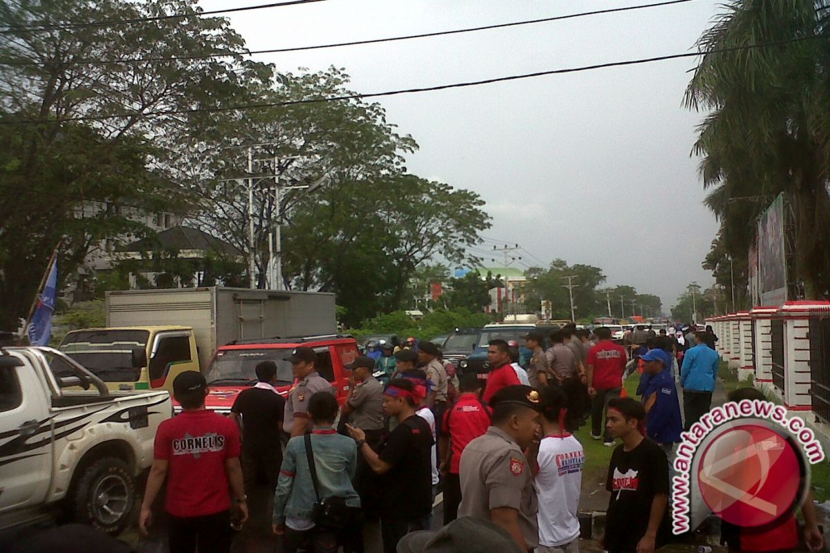 Jalan Depan KPU Kalbar Macet