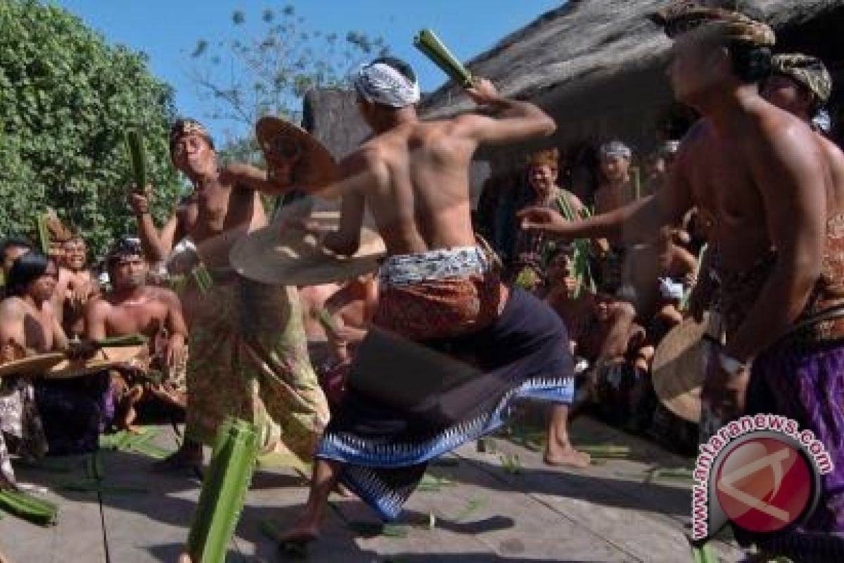 Perang Pandan Bukan Ajang Adu Kesaktian