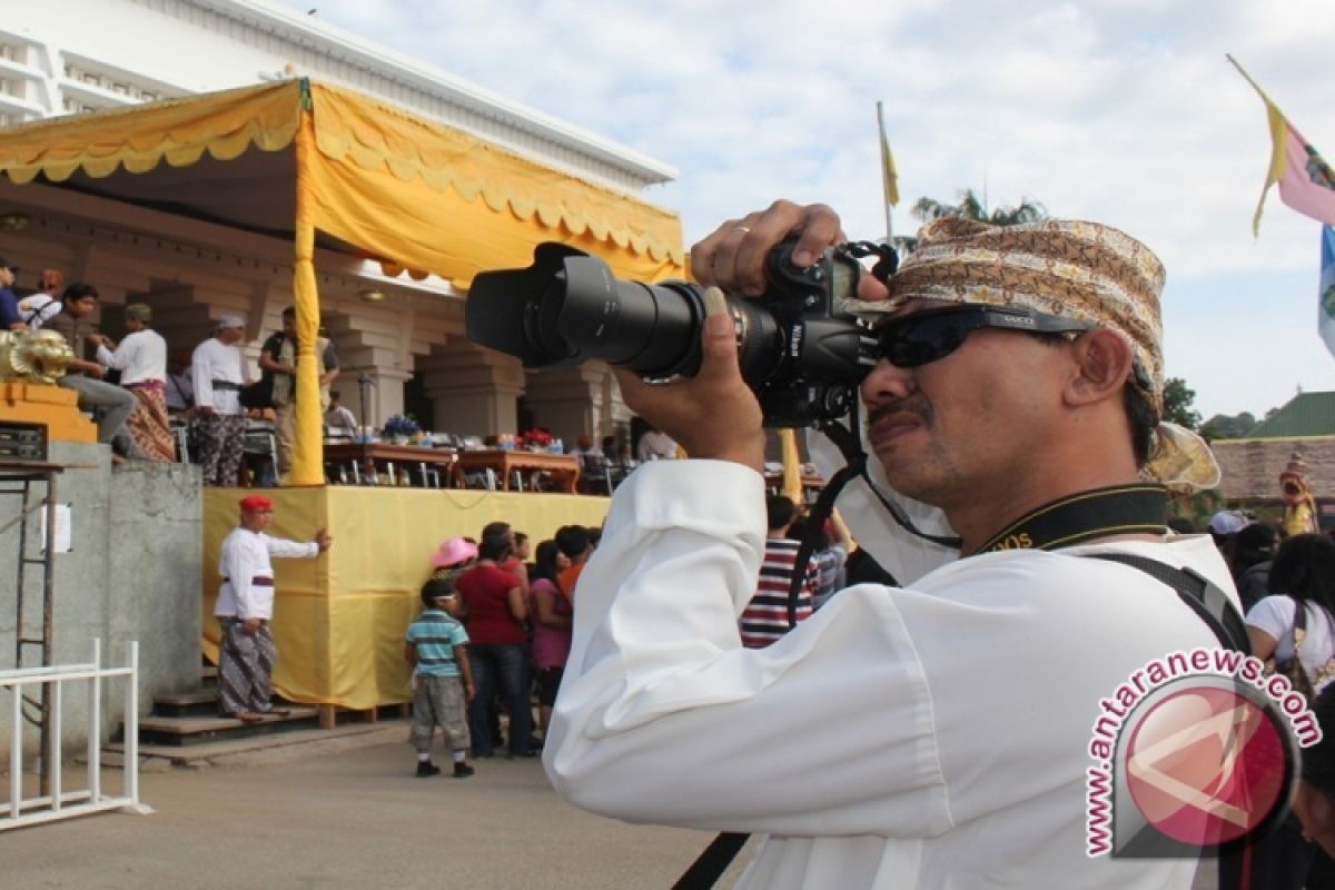 Lomba Foto Meriahkan Festival Erau 2012 
