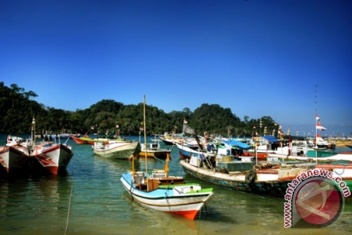 Twenty beaches affected by extreme coastal erosion in Malang