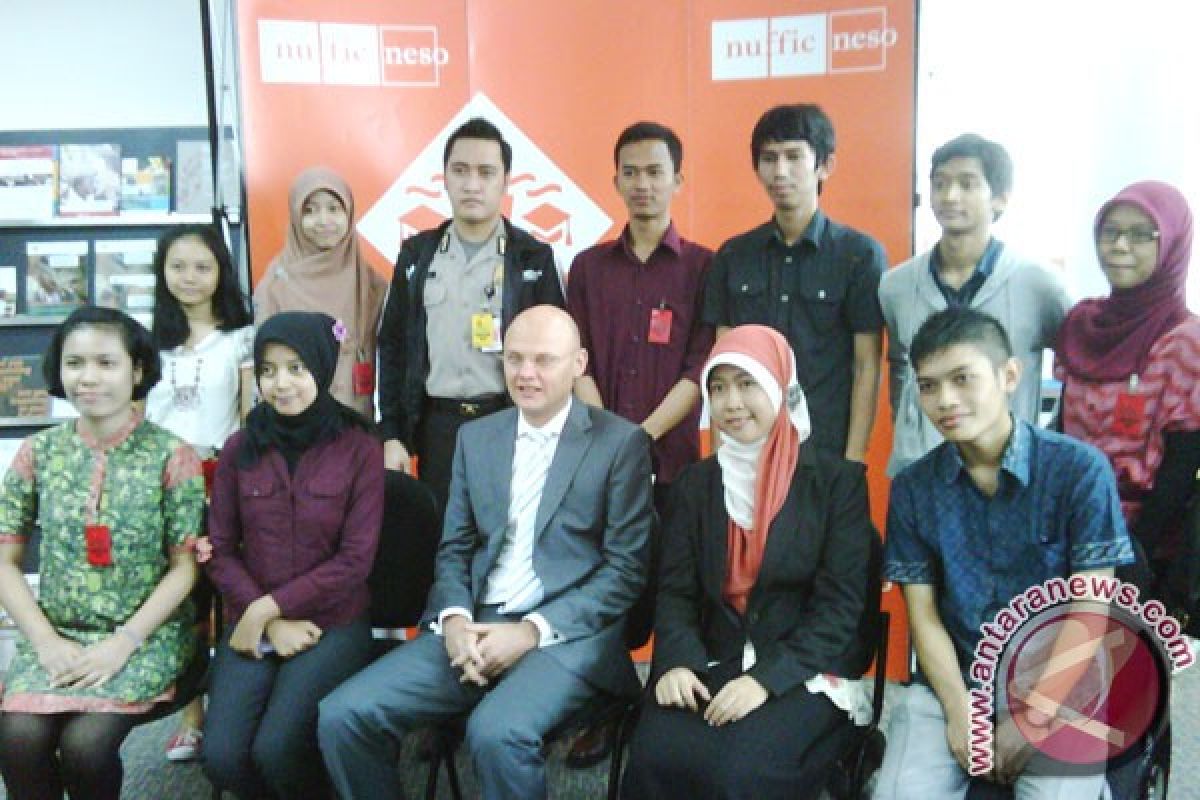 Hundreds of indonesian students to study in Netherlands