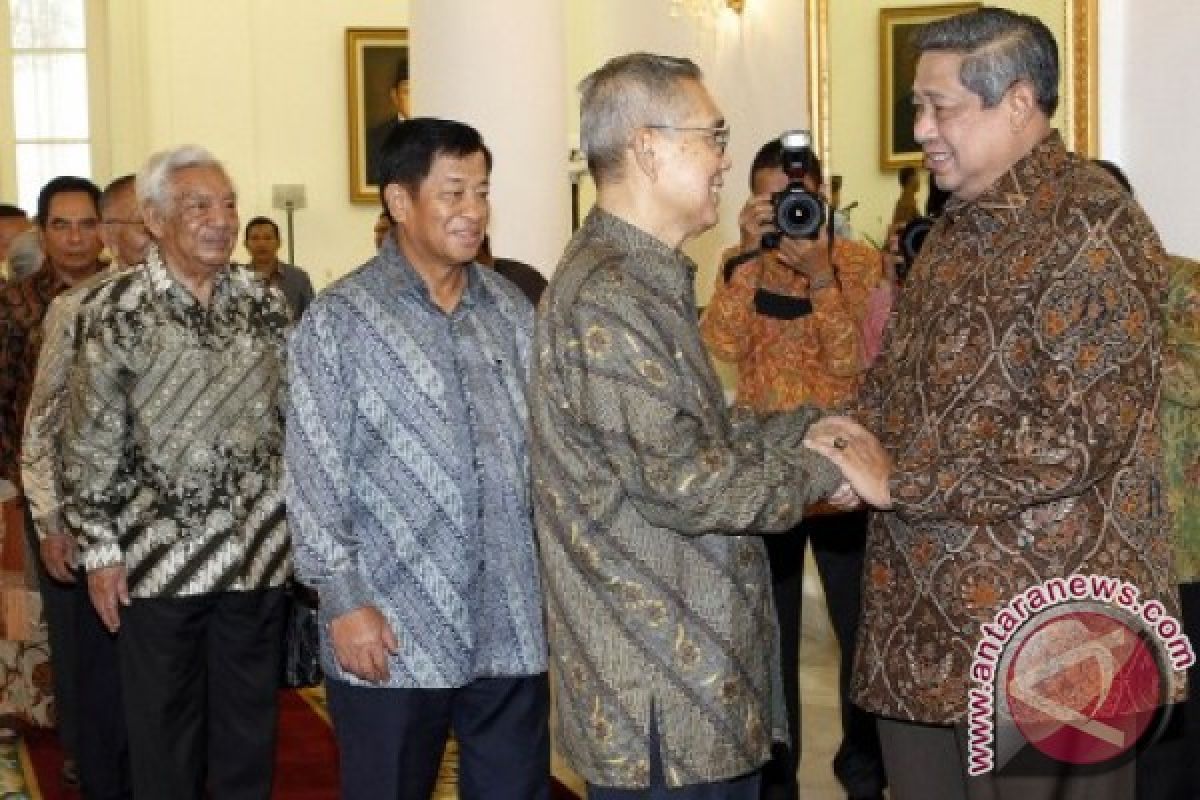 President meets mily elders