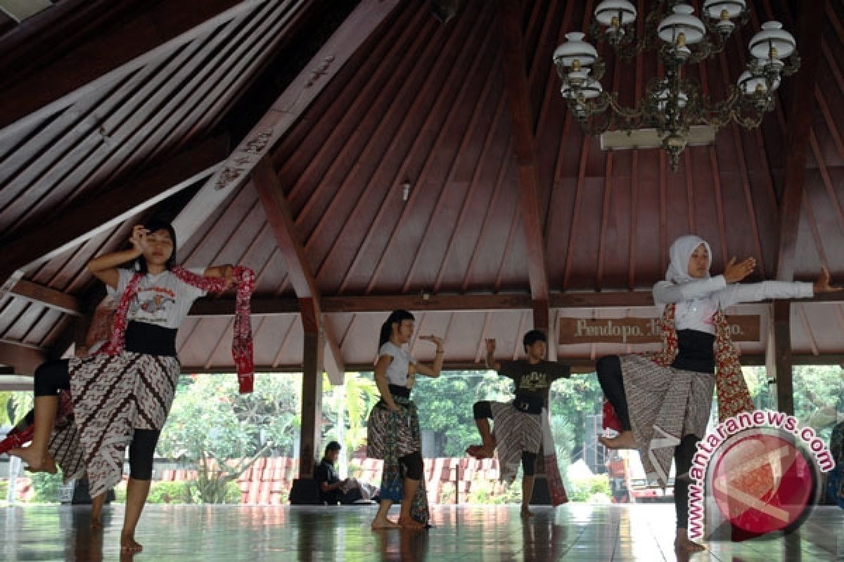 Pemkab diminta bangun joglo kesenian desa budaya 