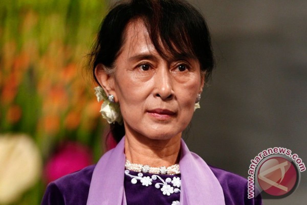 Suu Kyi says ready to lead Myanmar to democracy 