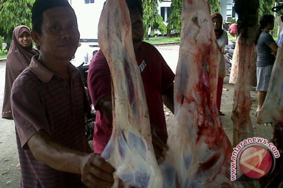 Sehari Jelang Lebaran Harga Daging Naik Tajam 