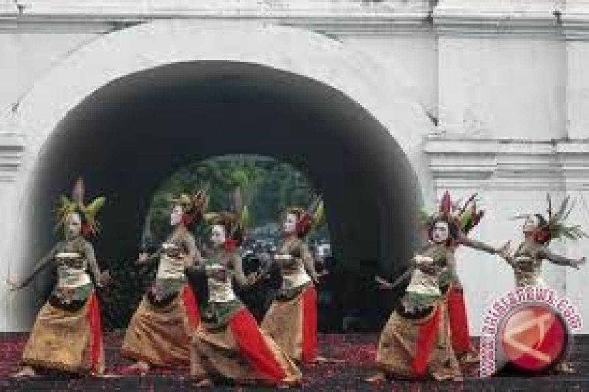 Pawai jalanan tandai pembukaan Festival Kesenian Yogyakarta