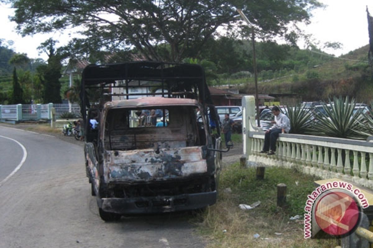  Jalan lintas Bengkulu-Sumsel diblokir warga 