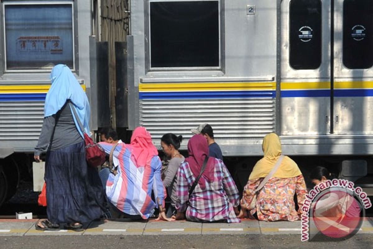 Rel Bukit Duri tergenang, Commuter Line terganggu