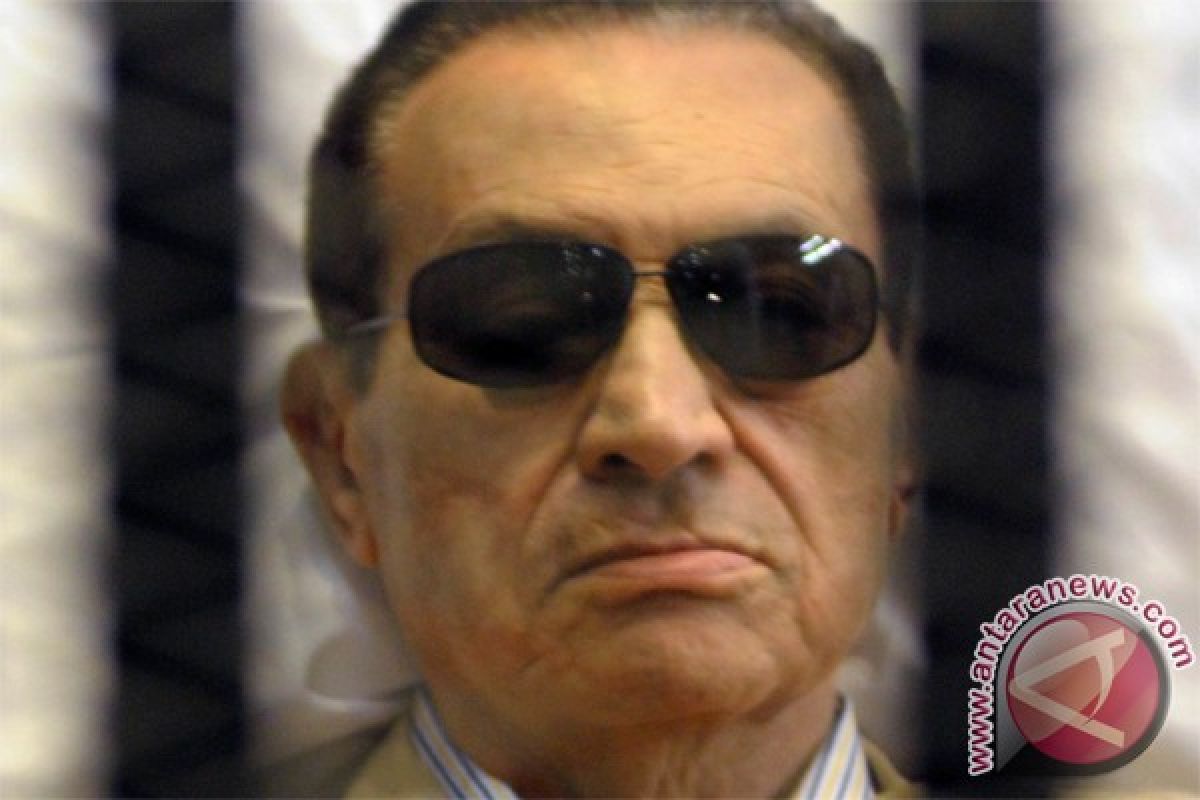 Hosni Mubarak disidangkan