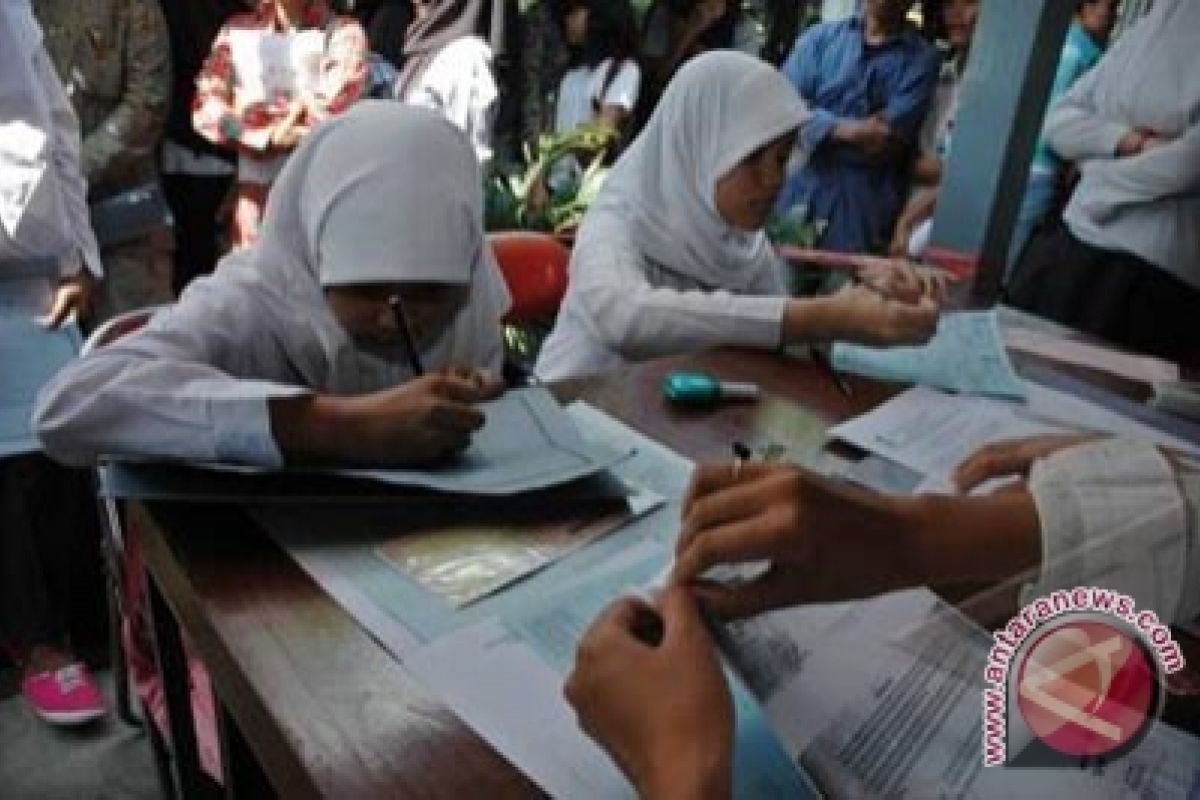 Wabup:  sekolah tidak menahan ijazah siswa miskin 