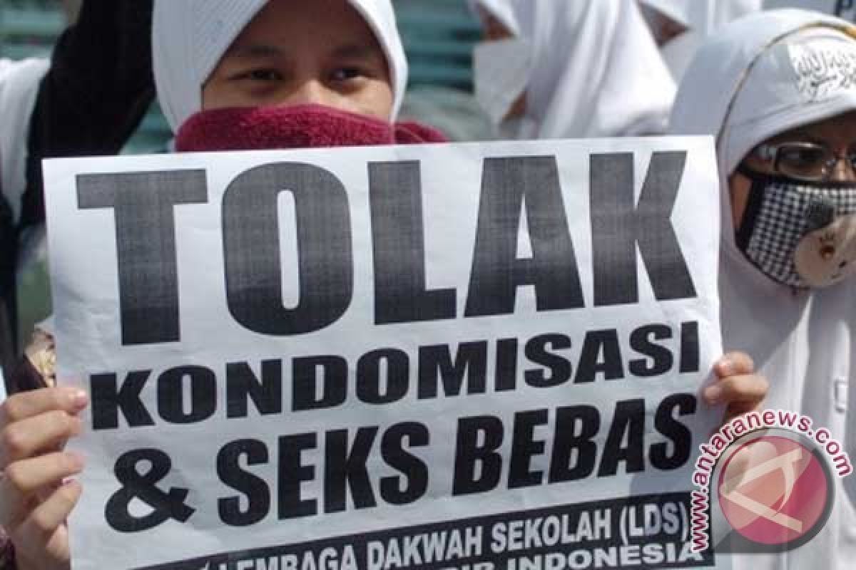 PBNU tolak pembagian kondom gratis