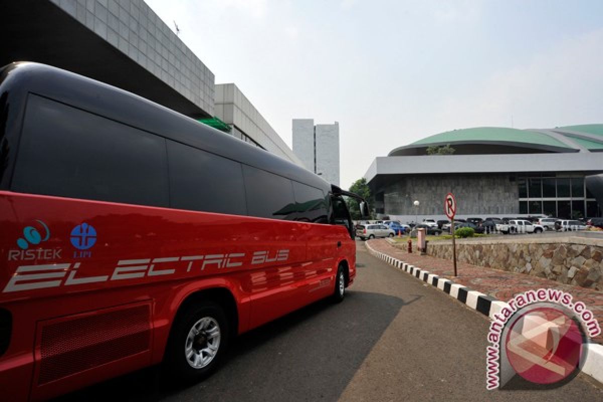 Bus listrik "Hevina" diuji coba di Yogyakarta