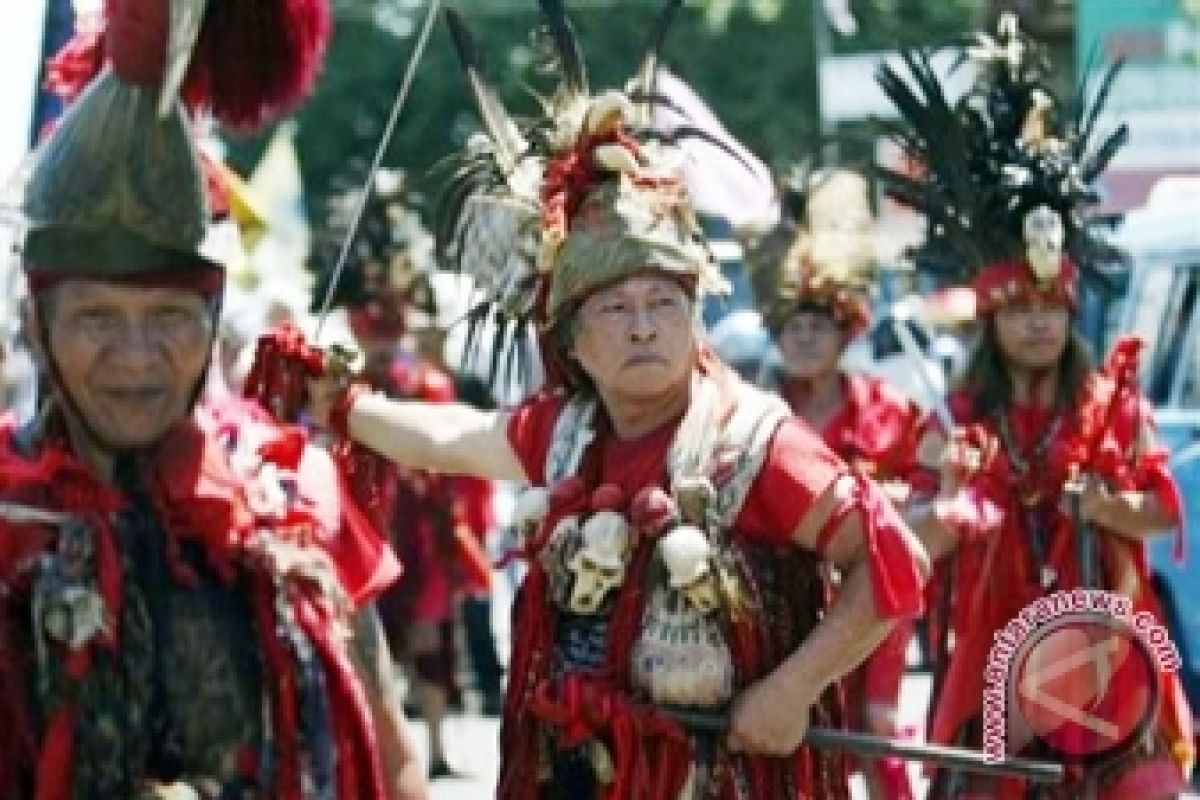 Disbudpar tumbuhkan kecintaan musik-tarian daerah 