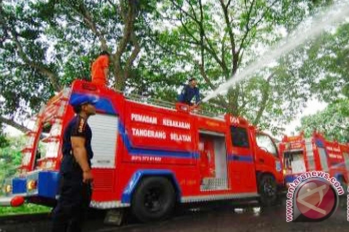 Dua jalan ditutup, Sleman siagakan damkar di Depok