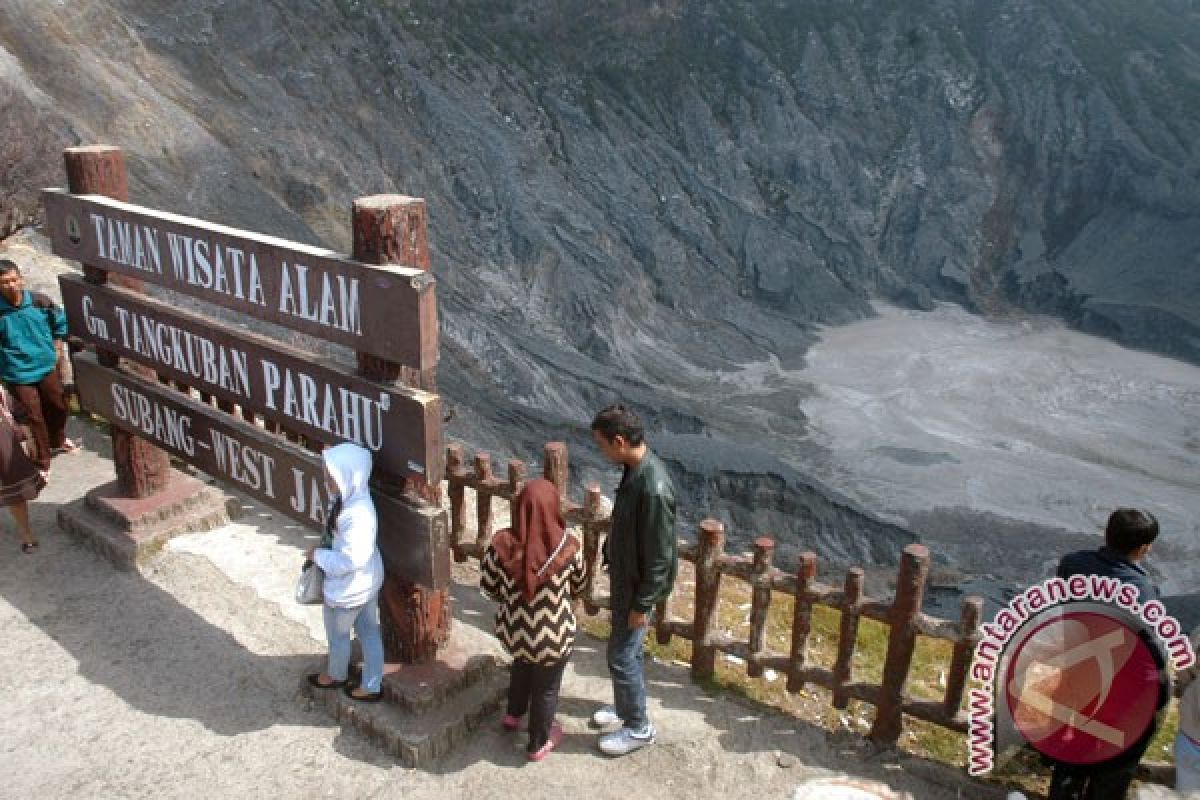 "Status Gunung Tangkuban Parahu waspada"