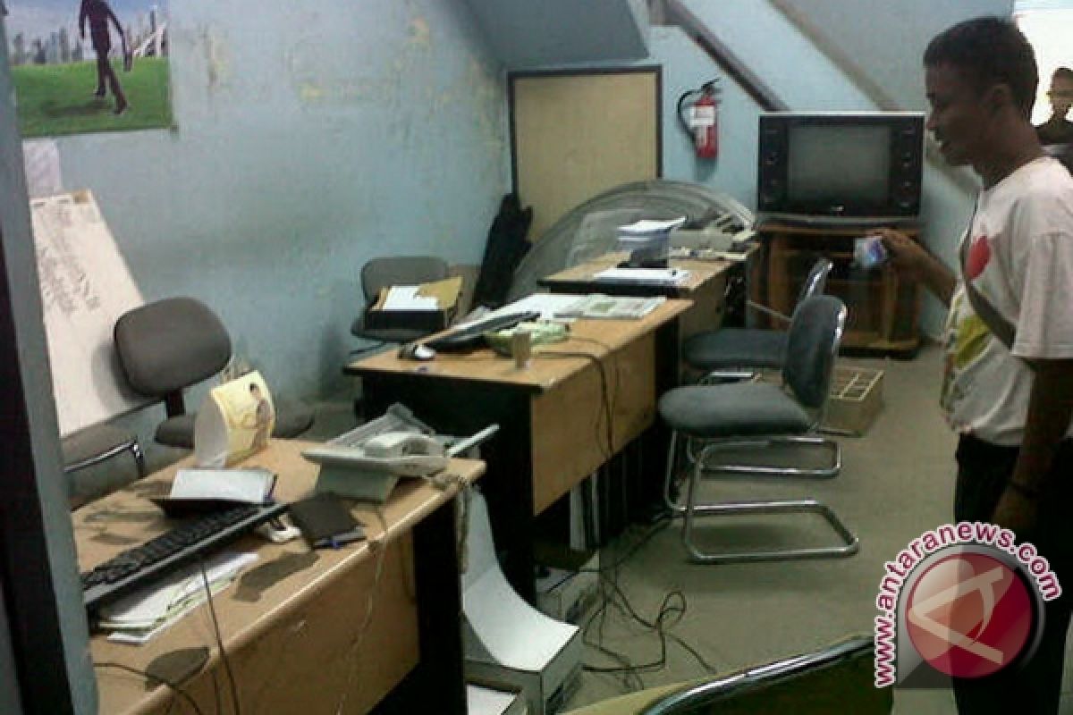 Maling Bobol Kantor FIF Sanggau