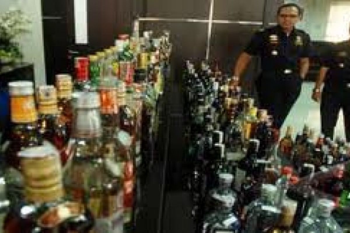 Ratusan Ribu Miras di Kudus Disita