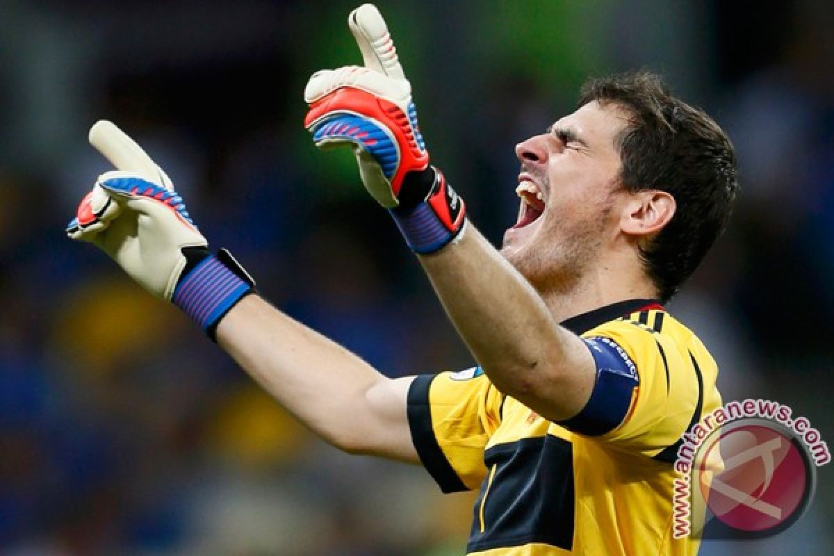 Hati Casillas tetap di Madrid