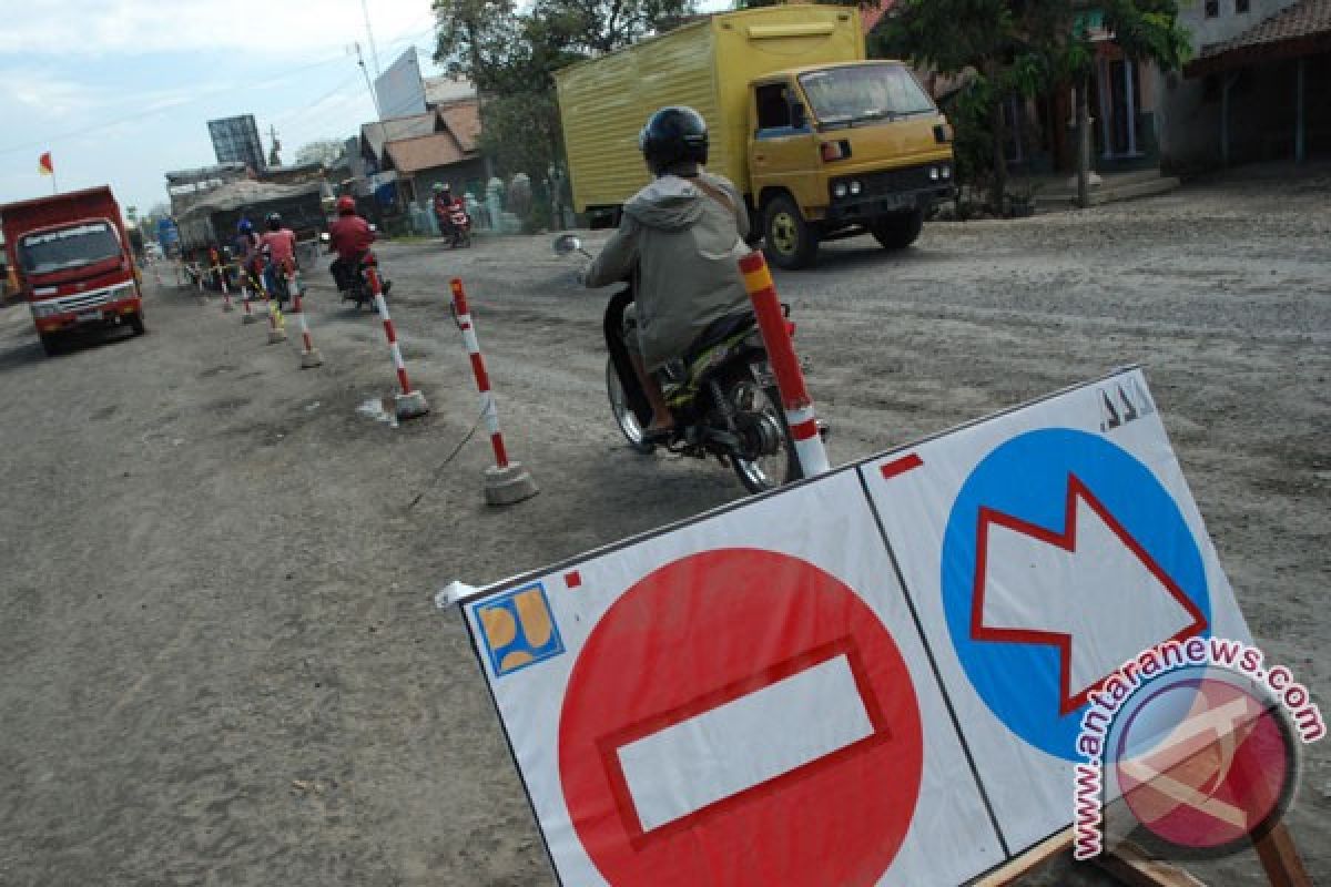 Pemkab Batang usulkan percepatan perbaikan jalan Pantura