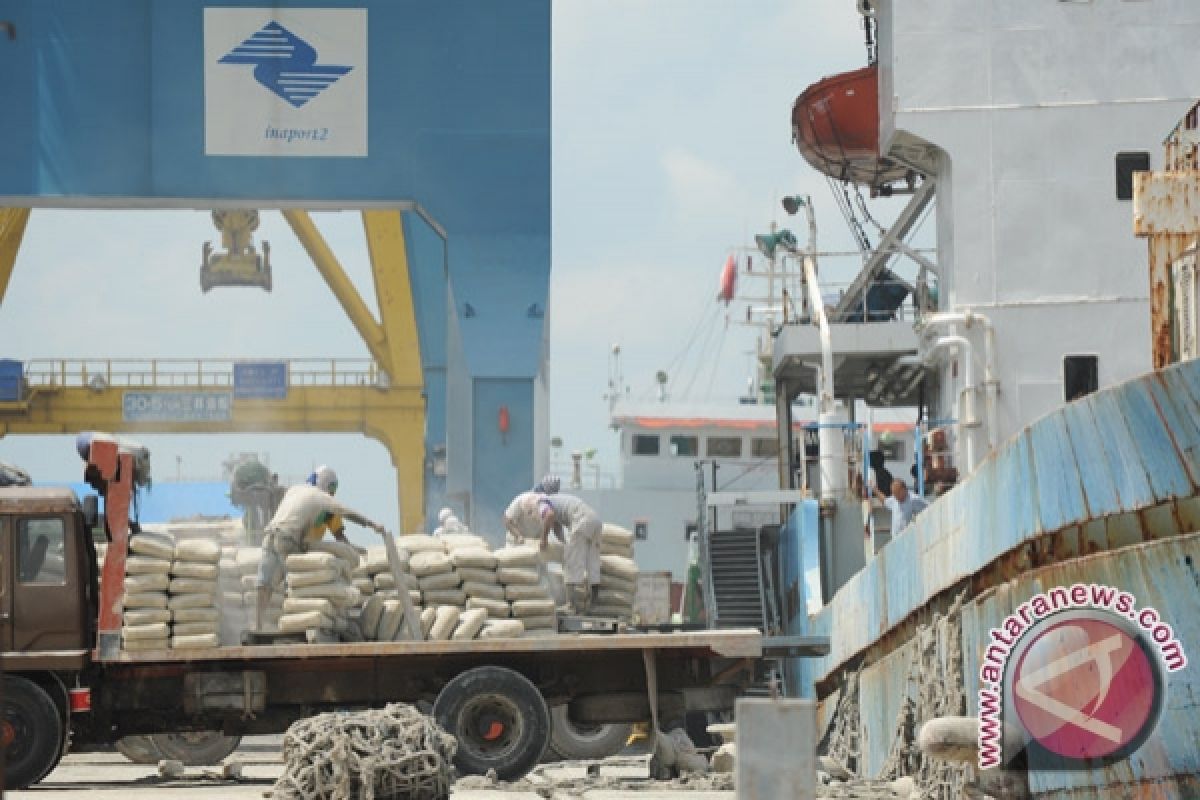 Pelabuhan Boom Baru  pengaruhi stok bawang 