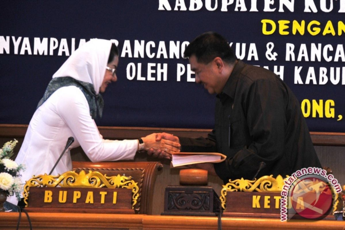 Bupati Sampaikan Rancangan APBD Perubahan 2012 