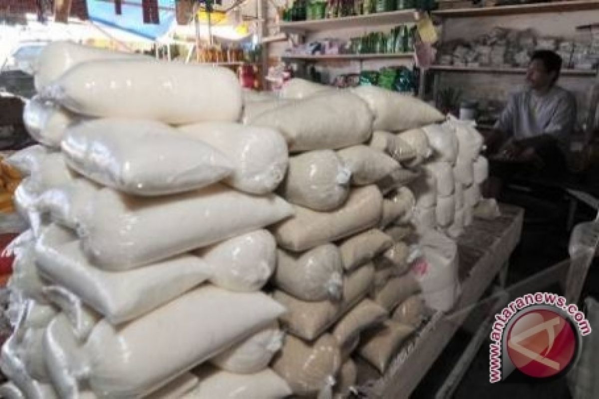 Pasar murah Cinde jual gula pasir Rp12.000/kg