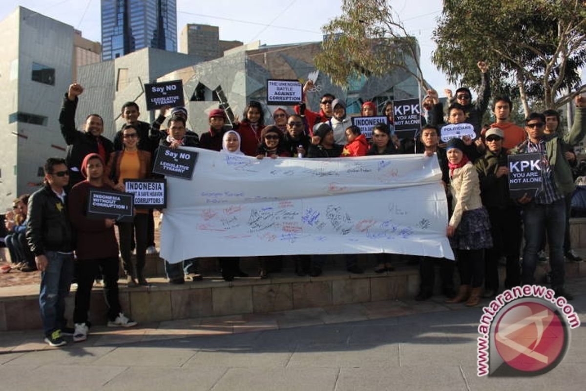 RI Students In Melbourne Support KPK