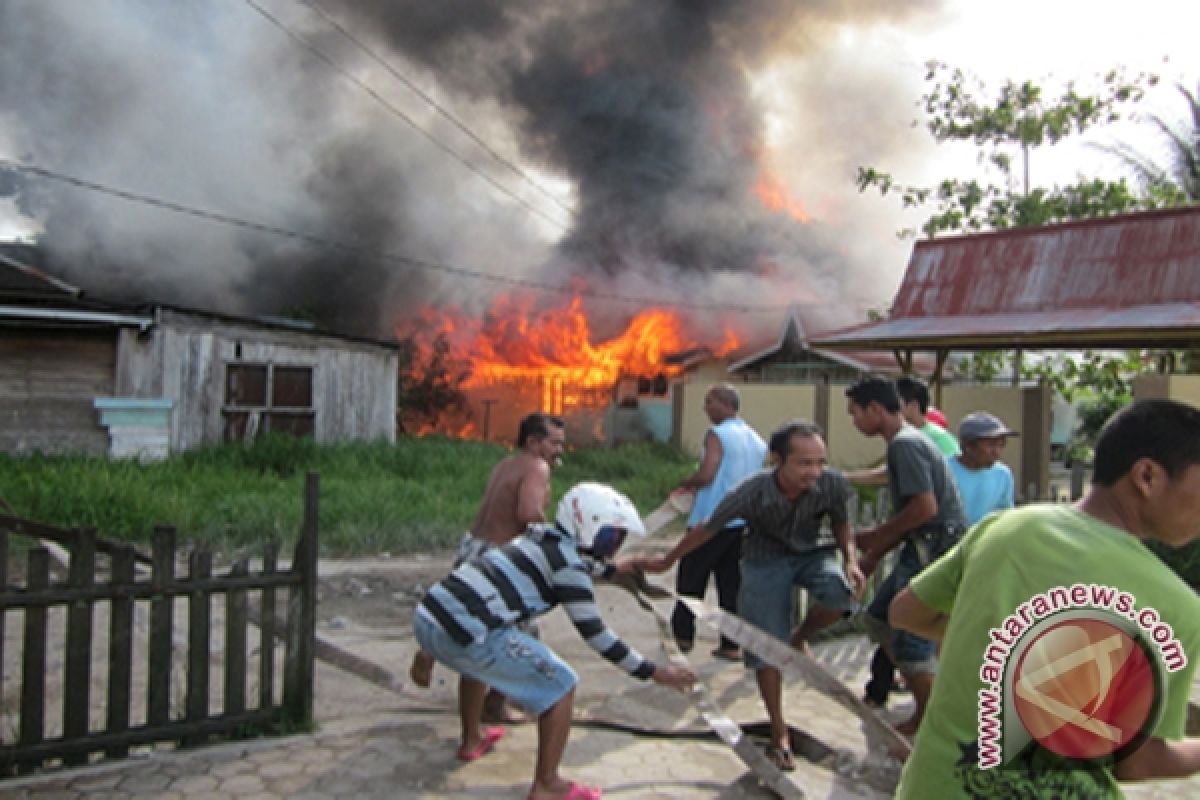 Sebanyak 14 Rumah Hangus Terbakar