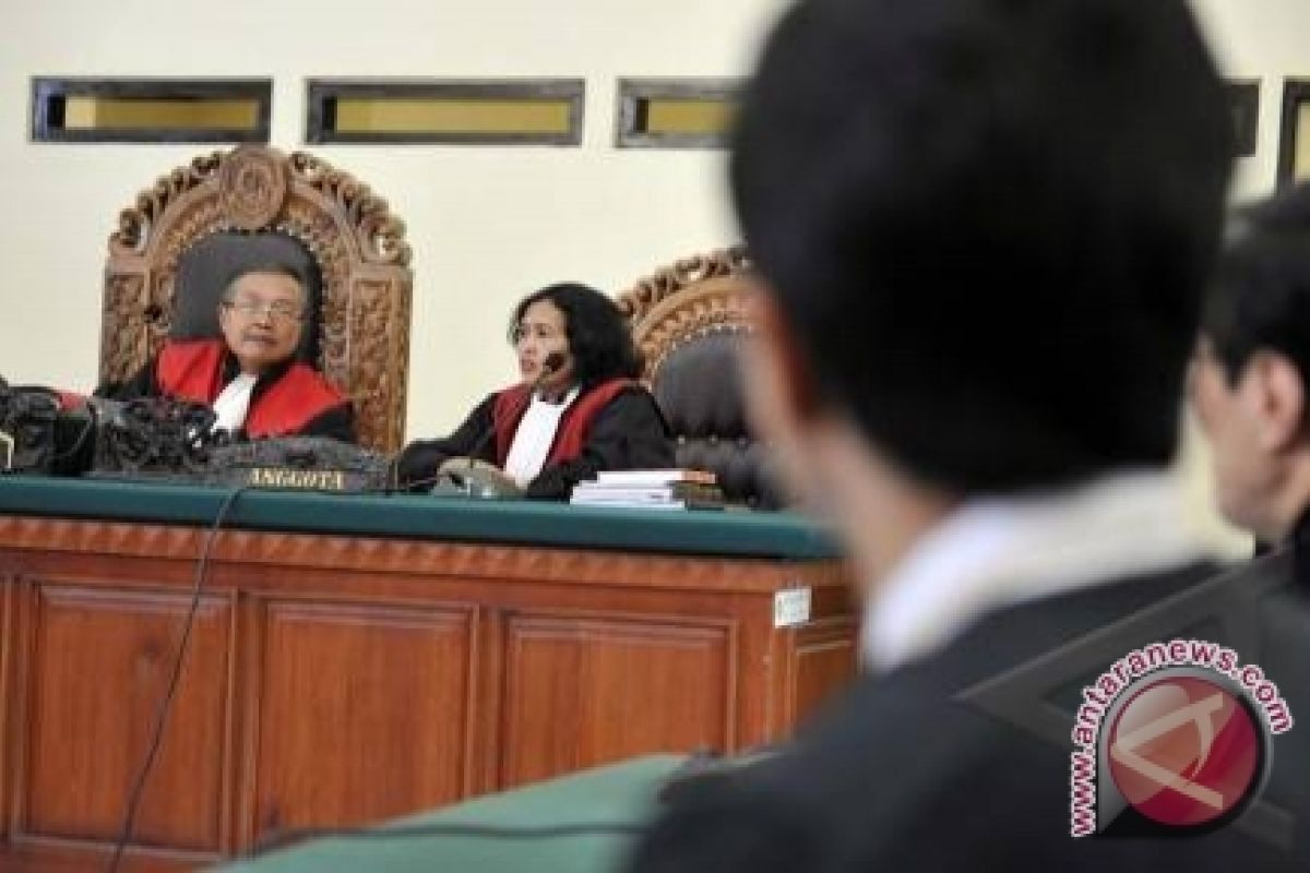 Hakim Heran Terdakwa Jadi Bodoh Dalam Persidangan