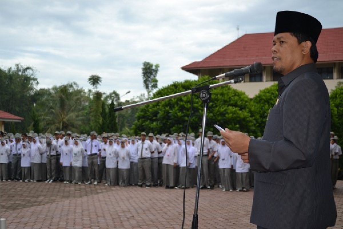 KETUA DPRD BUKITTINGGI BUKA MOS DI SMAN 5