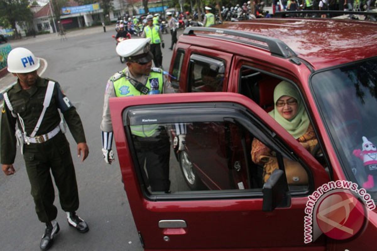 Personil gabungan TNI-Polri-Kejaksaan operasi sajam