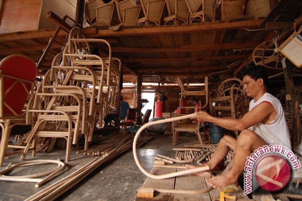 Petani Sulteng Dilatih Teknik Budidayakan Rotan 