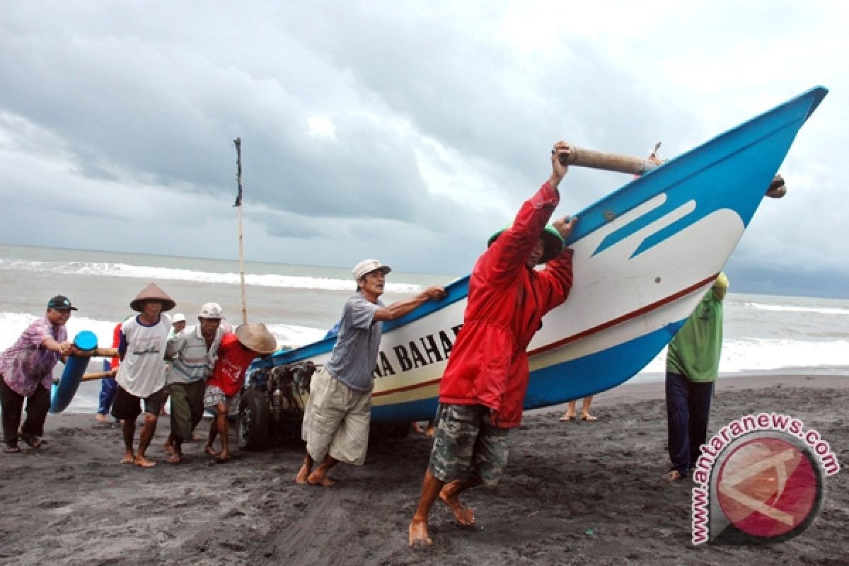 Nelayan Kulon Progo tidak melaut dua bulan