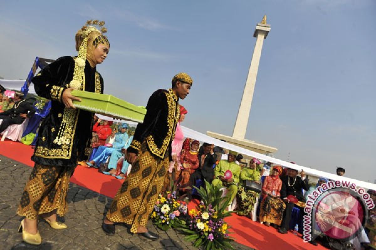 Terbanyak pernikahan di pelaminan, "Tangerang Ngebesan" pecahkan rekor MURI